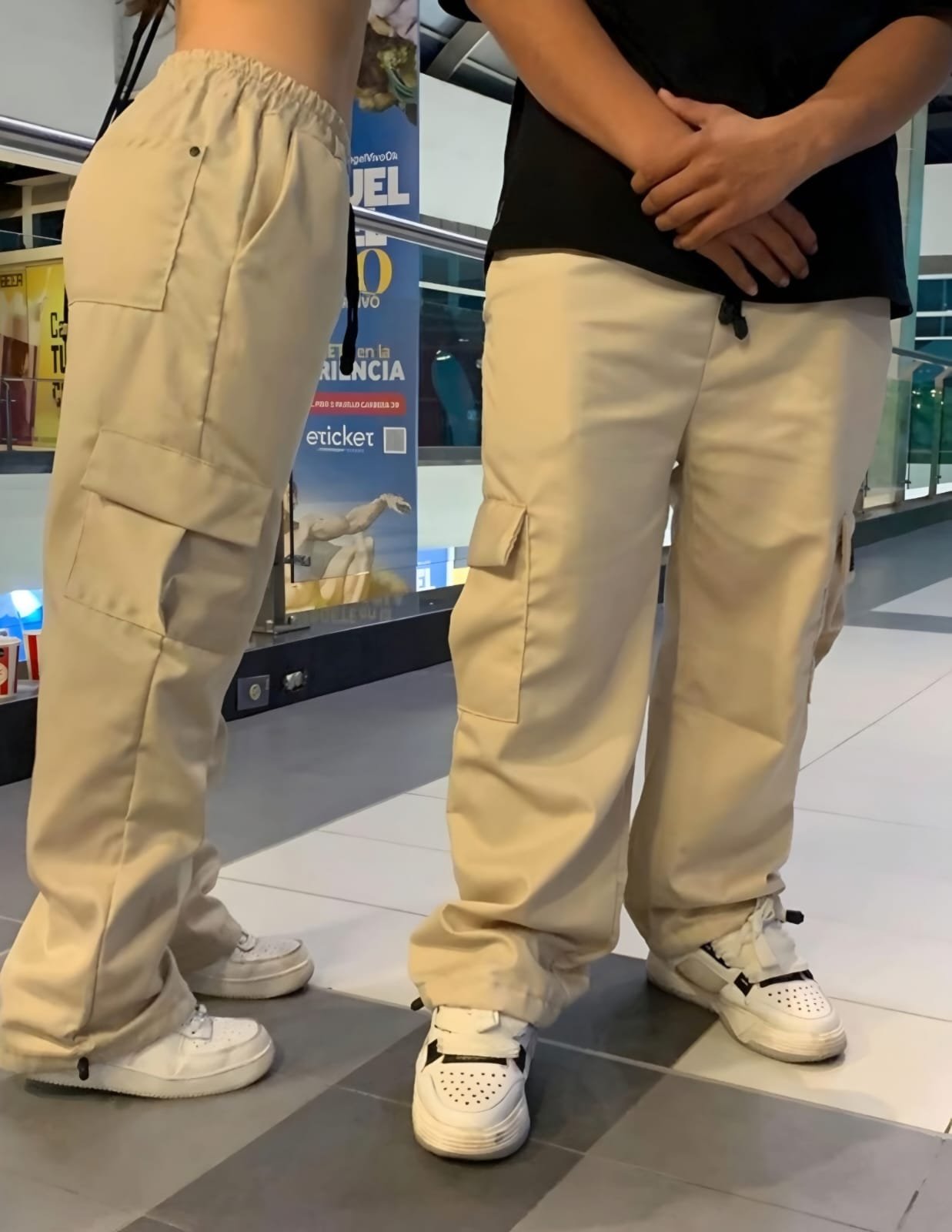 Oferta 2 pantalones cargo por $109.900